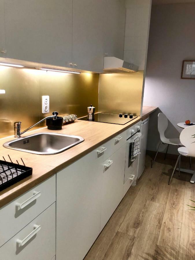 Cool & Central 2 Bedroom In Heart Of Eaux-Vives Genebra Exterior foto